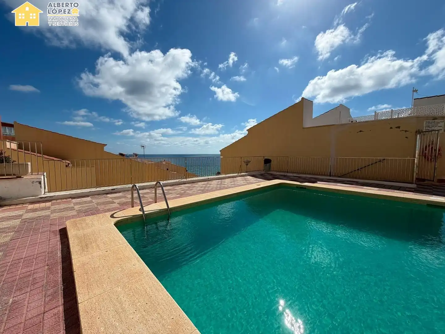 Piscina de Dúplex de alquiler en Elche / Elx con Terraza, Amueblado y Balcón
