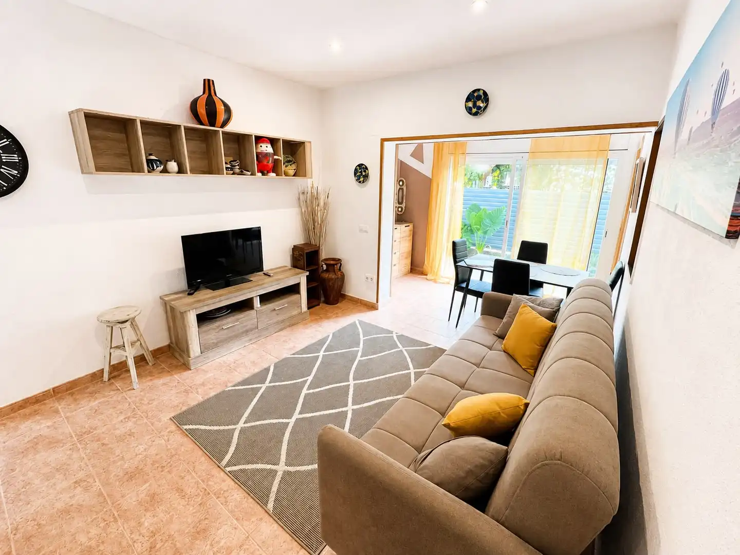 Sala de estar de Apartamento en venta en Santa Susanna con Terraza, Horno y Piscina comunitaria
