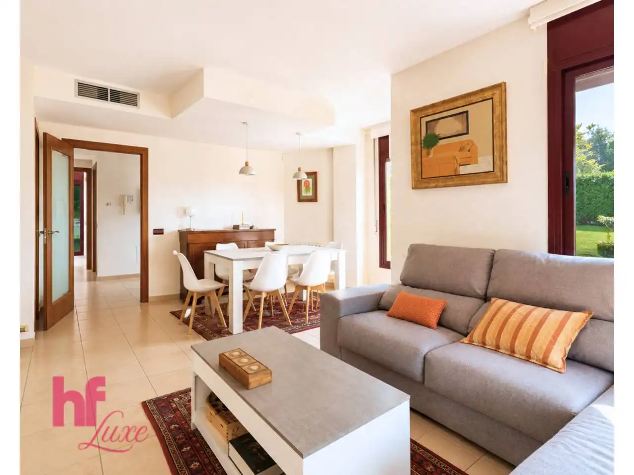 Sala de estar de Casa adosada en venta en Lliçà de Vall con Aire acondicionado, Calefacción y Jardín privado