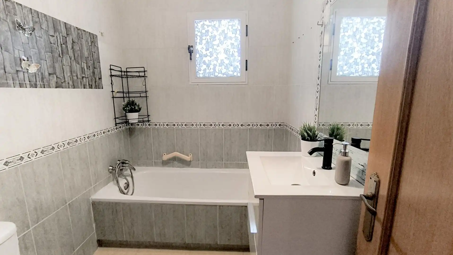 Bathroom of Flat for sale in Torrevieja  with Terrace