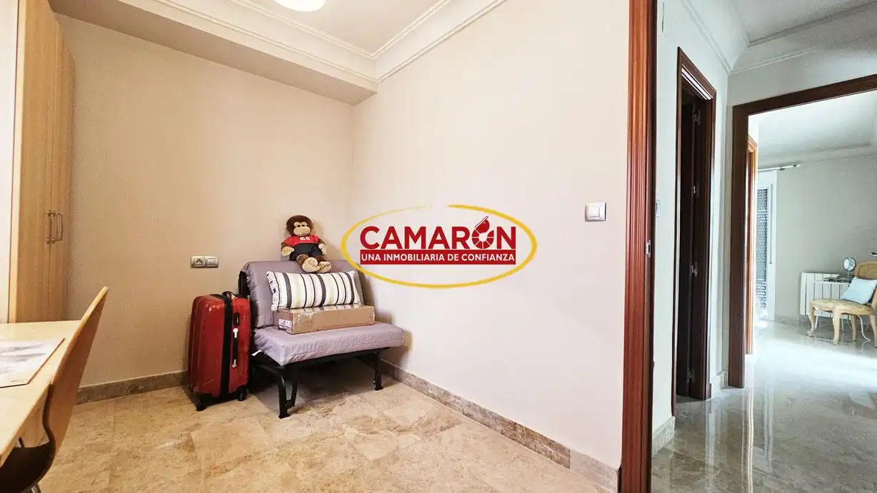 Habitación de Casa adosada en venta en La Puebla del Río con Trastero y Amueblado