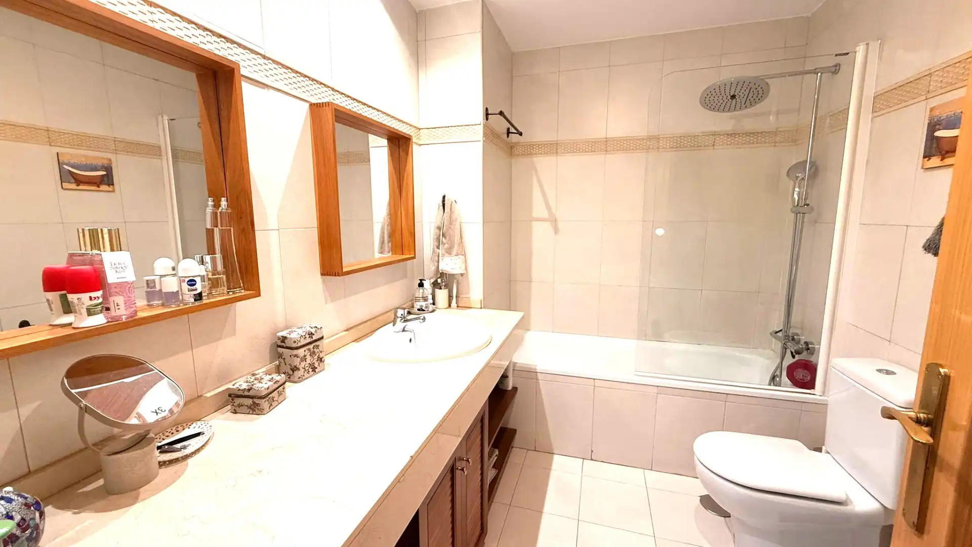Baño de Casa o chalet en venta en Madrid con Aire acondicionado, Calefacción y Jardín privado