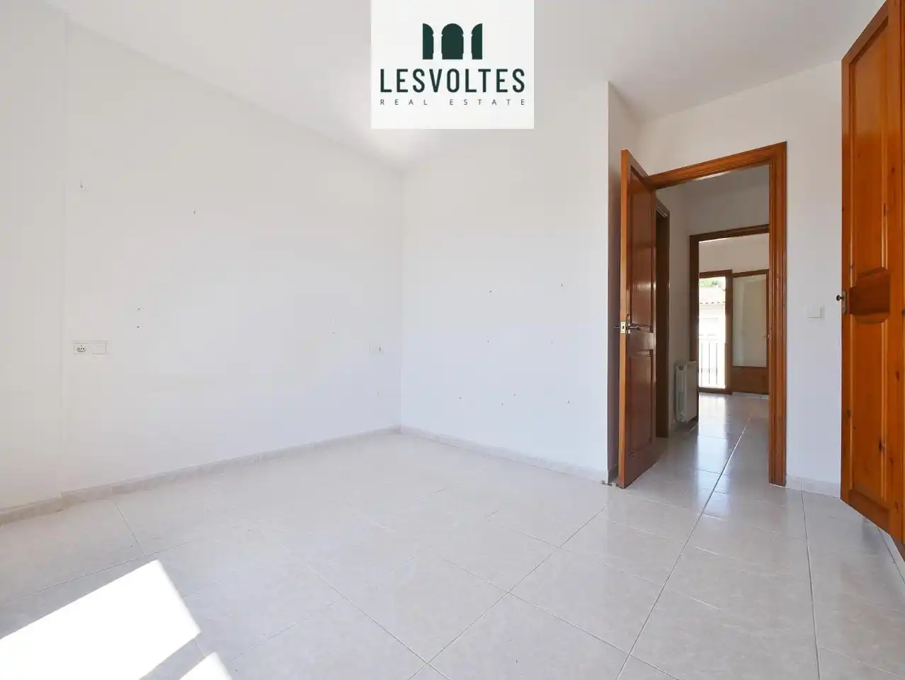 Houses for sale in Nàpols, Avinguda Catalunya