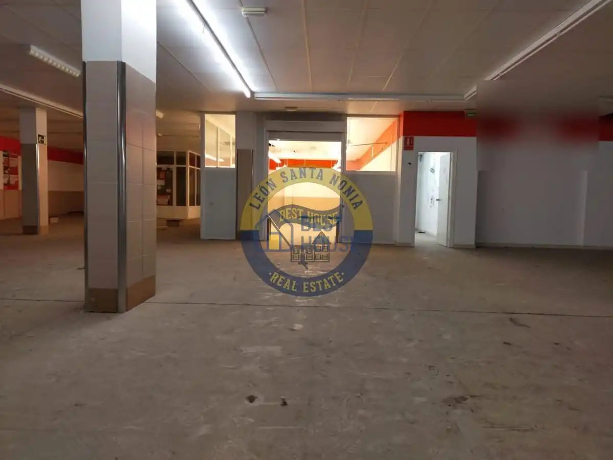 Business premises for sale in Trobajo del Camino, imagen 4