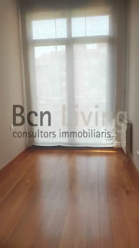 Sala de estar de Piso de alquiler en Barcelona con Aire acondicionado, Parquet y Terraza