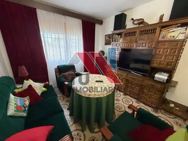 Sala d'estar de Casa o xalet en venda en Villamiel de Toledo amb Aire condicionat, Terrassa i Piscina
