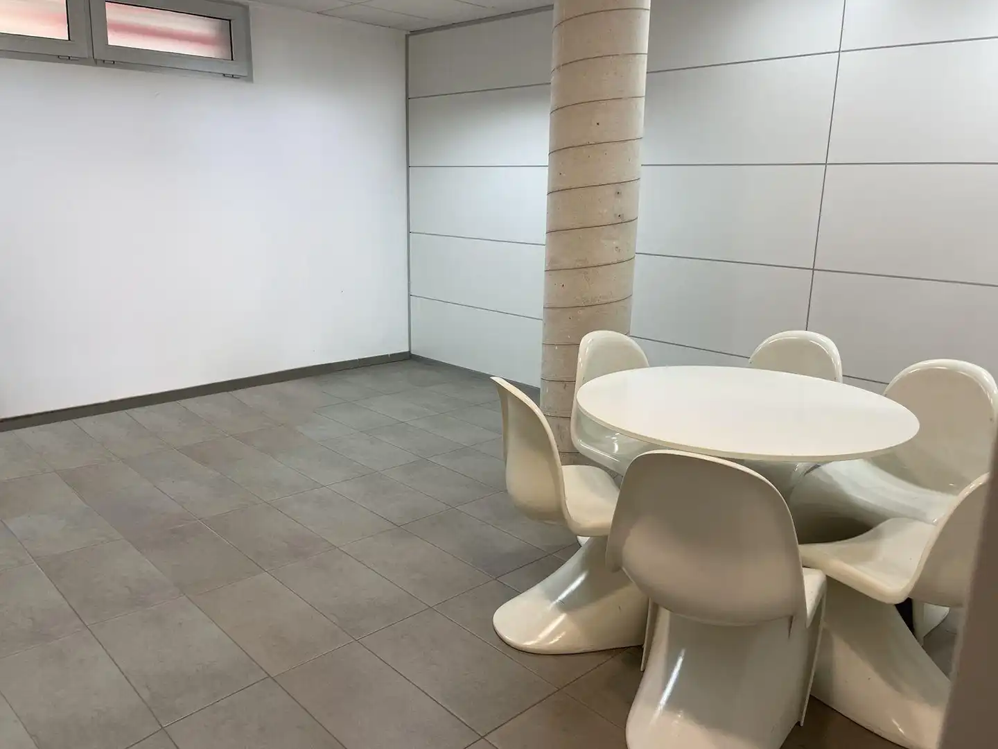 Office for rent in Novelda  with Air Conditioner and Furnished