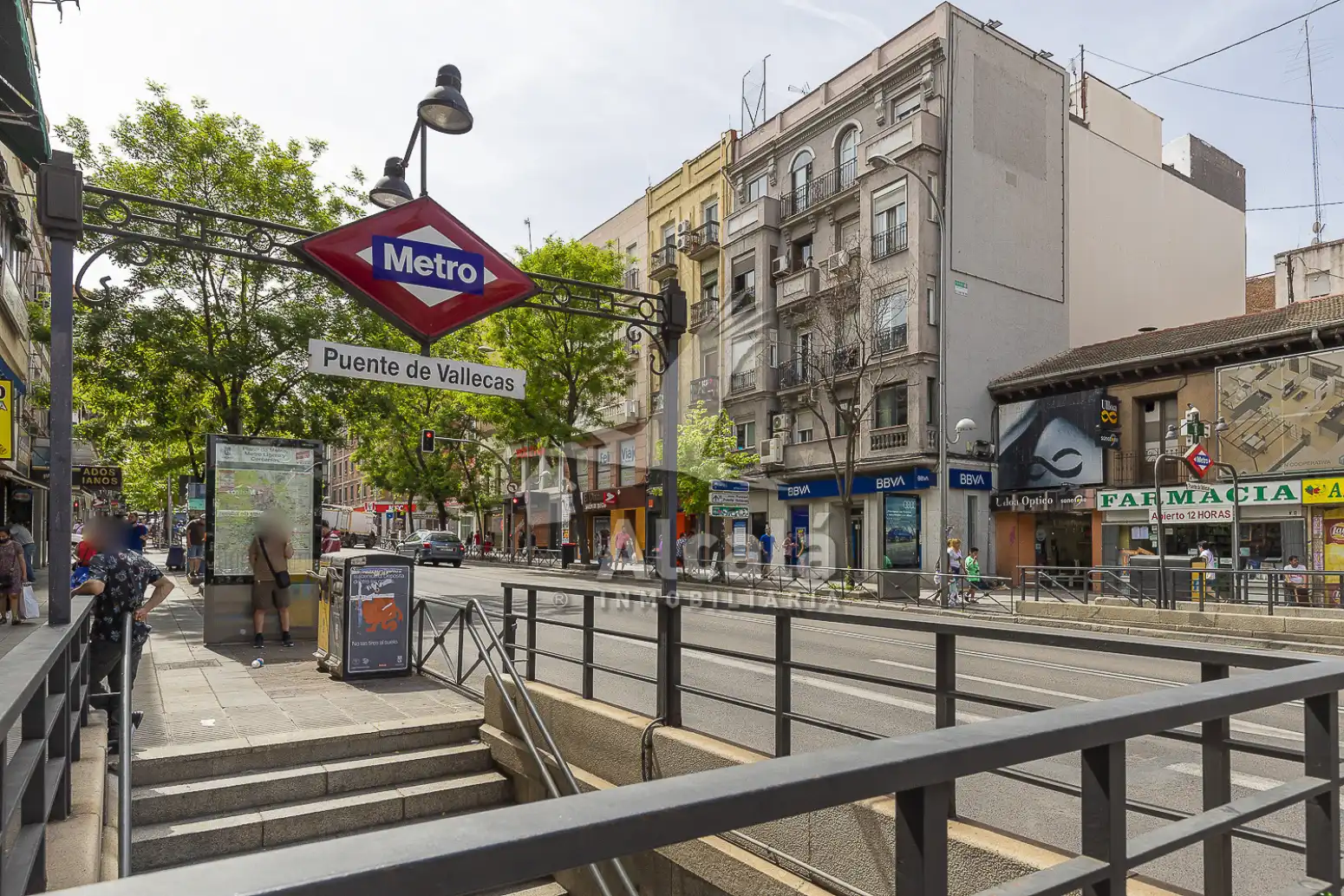 Vista exterior de Pis en venda en Madrid amb Calefacció