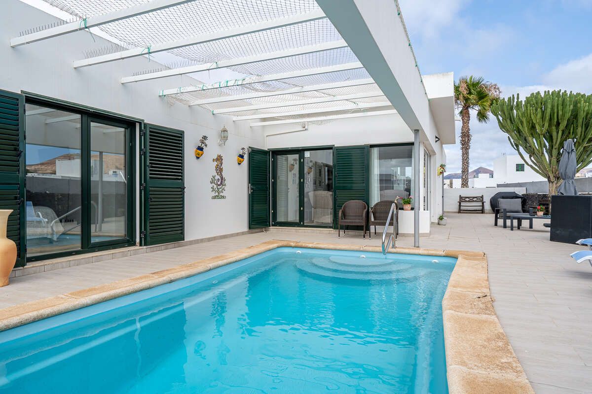 Swimming pool of House or chalet for sale in Yaiza  with Private garden and Swimming Pool