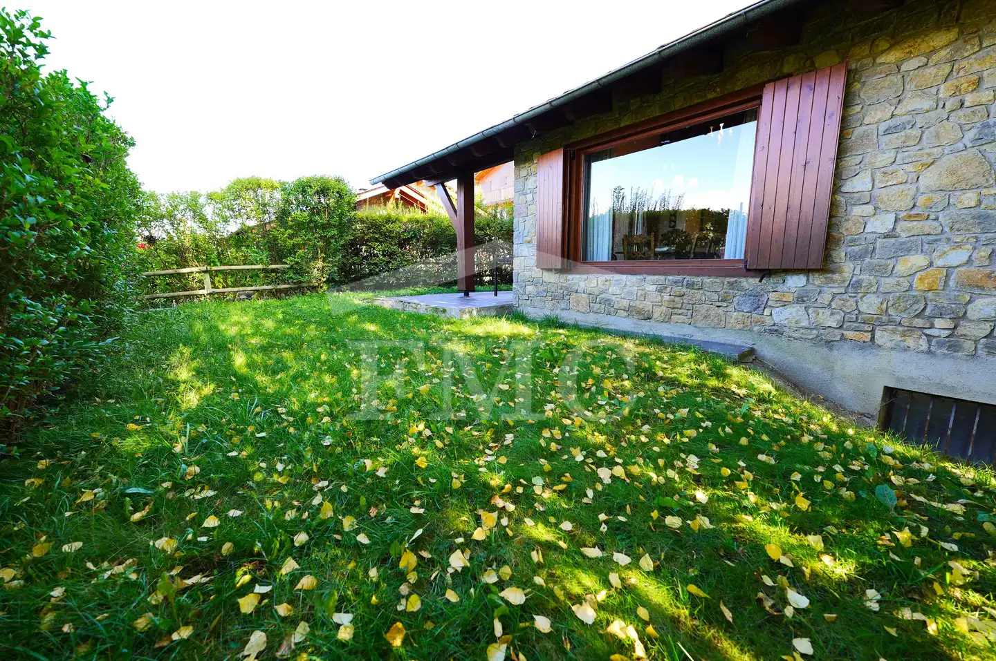 Garden of Houses for rent in Alp poble