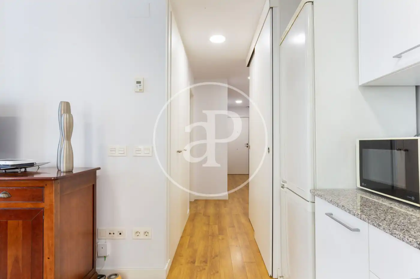 Flat for rent in Valencia  with Air Conditioner, Heating and Furnished