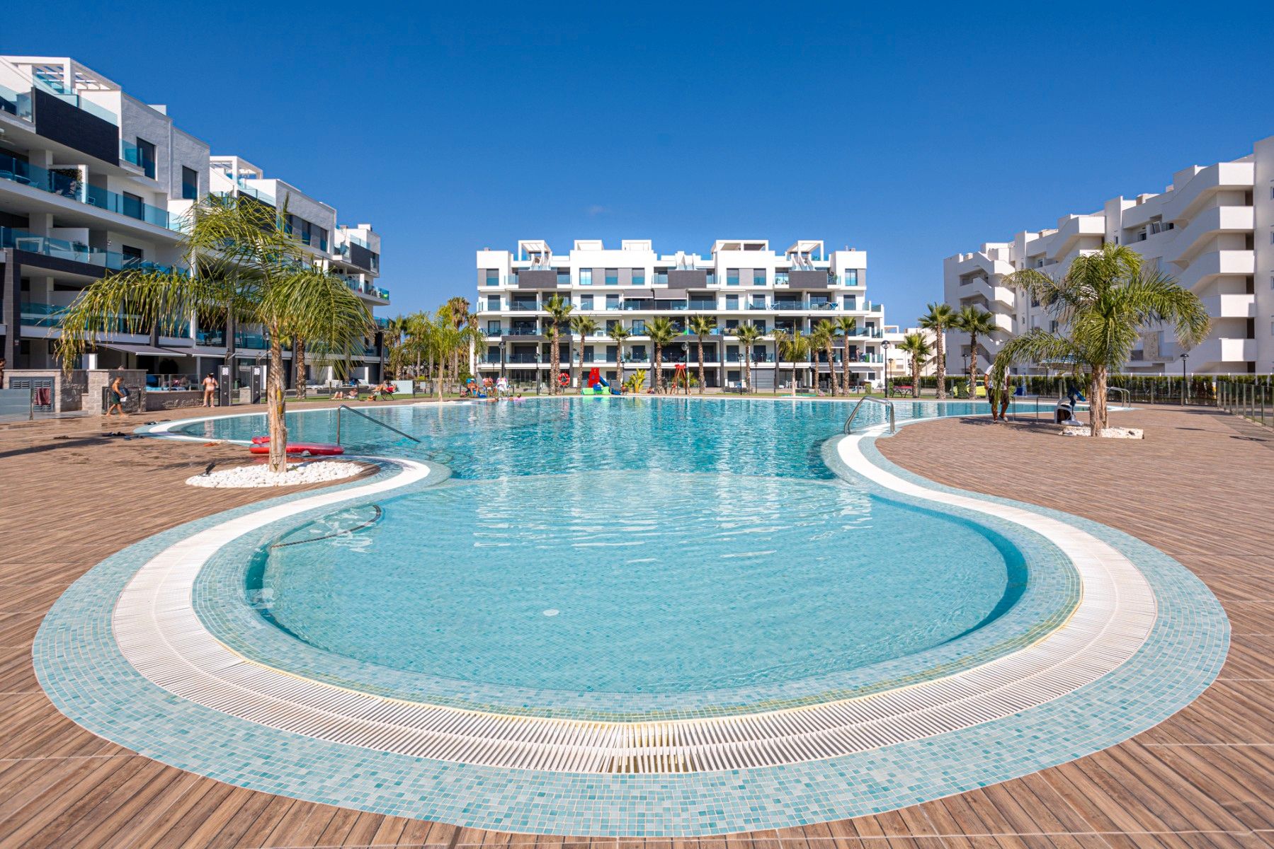 Swimming pool of Flat for sale in Guardamar del Segura  with Air Conditioner, Terrace and Swimming Pool