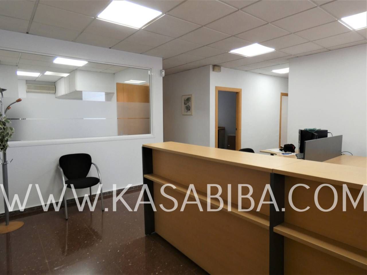 Office for sale in  Valencia Capital  with Air Conditioner, Heating and Alarm