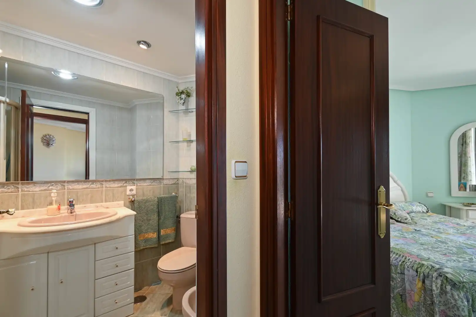 Bathroom of Apartments for sale in Benidorm