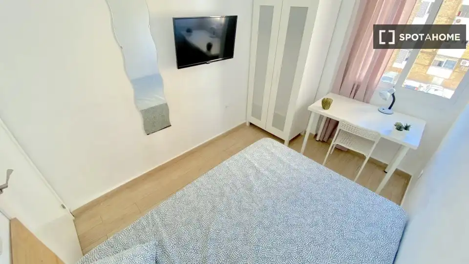 Habitación de Piso de alquiler en Sevilla con Aire acondicionado, Calefacción y Amueblado