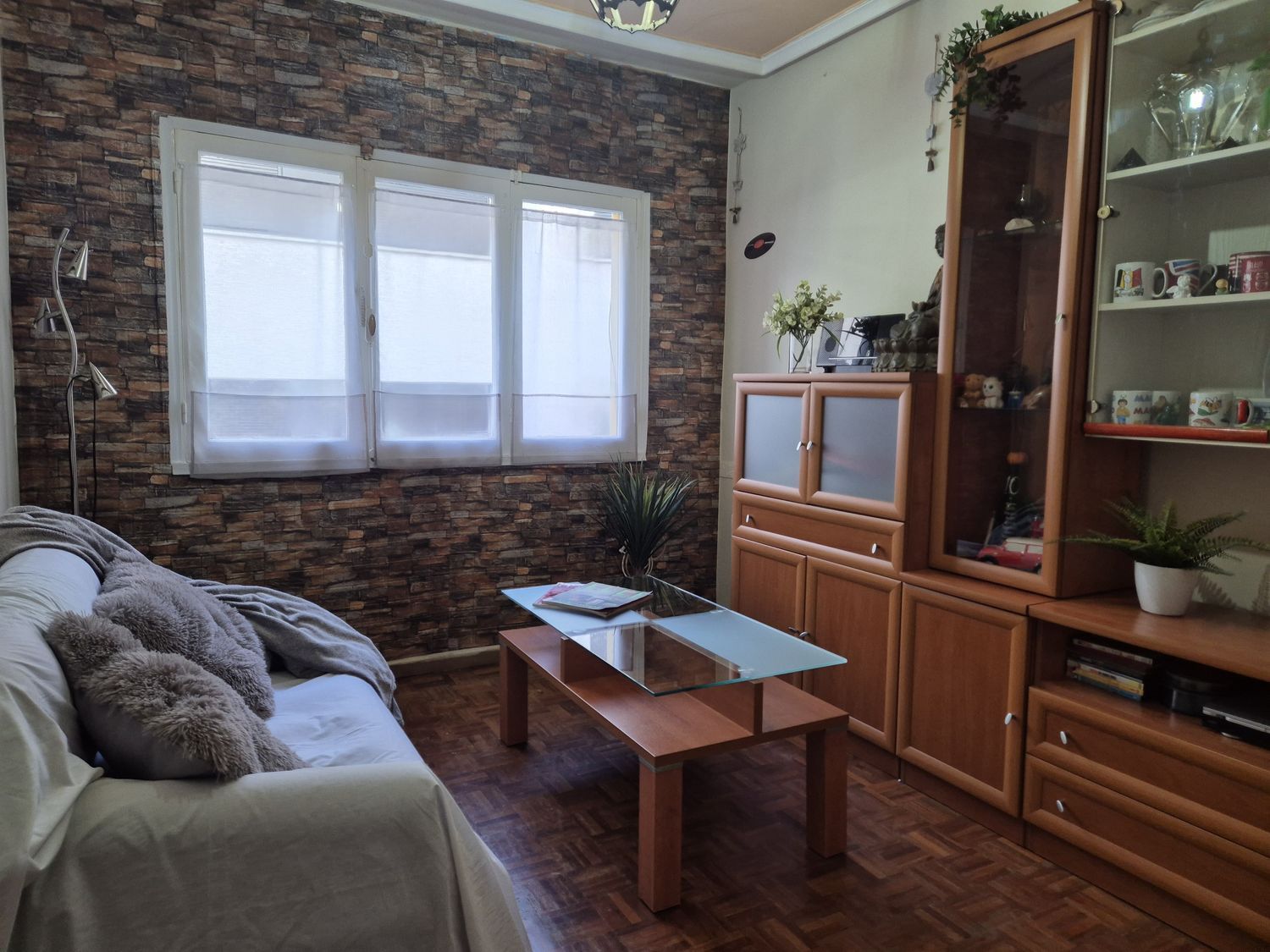 Sala d'estar de Pis en venda en Gijón  amb Piscina