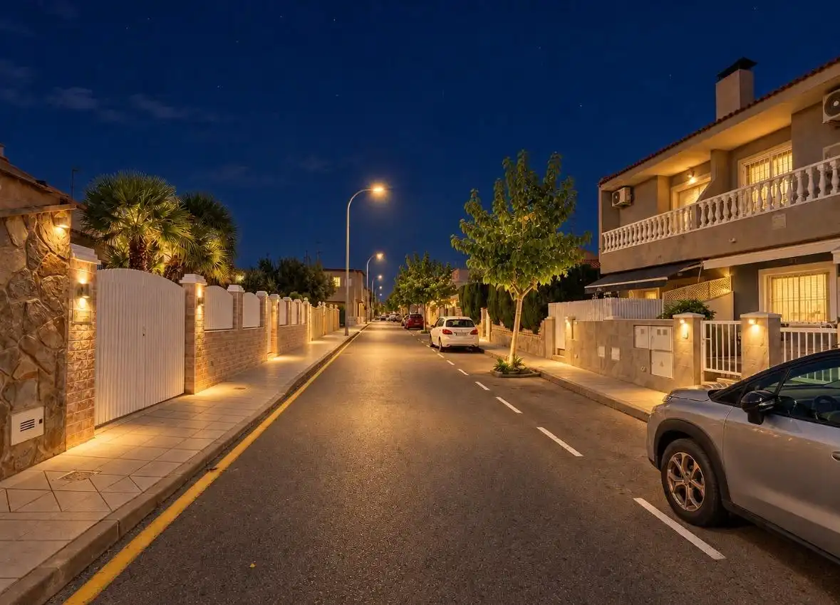 Vista exterior de Casa o chalet en venta en Pueblo Latino