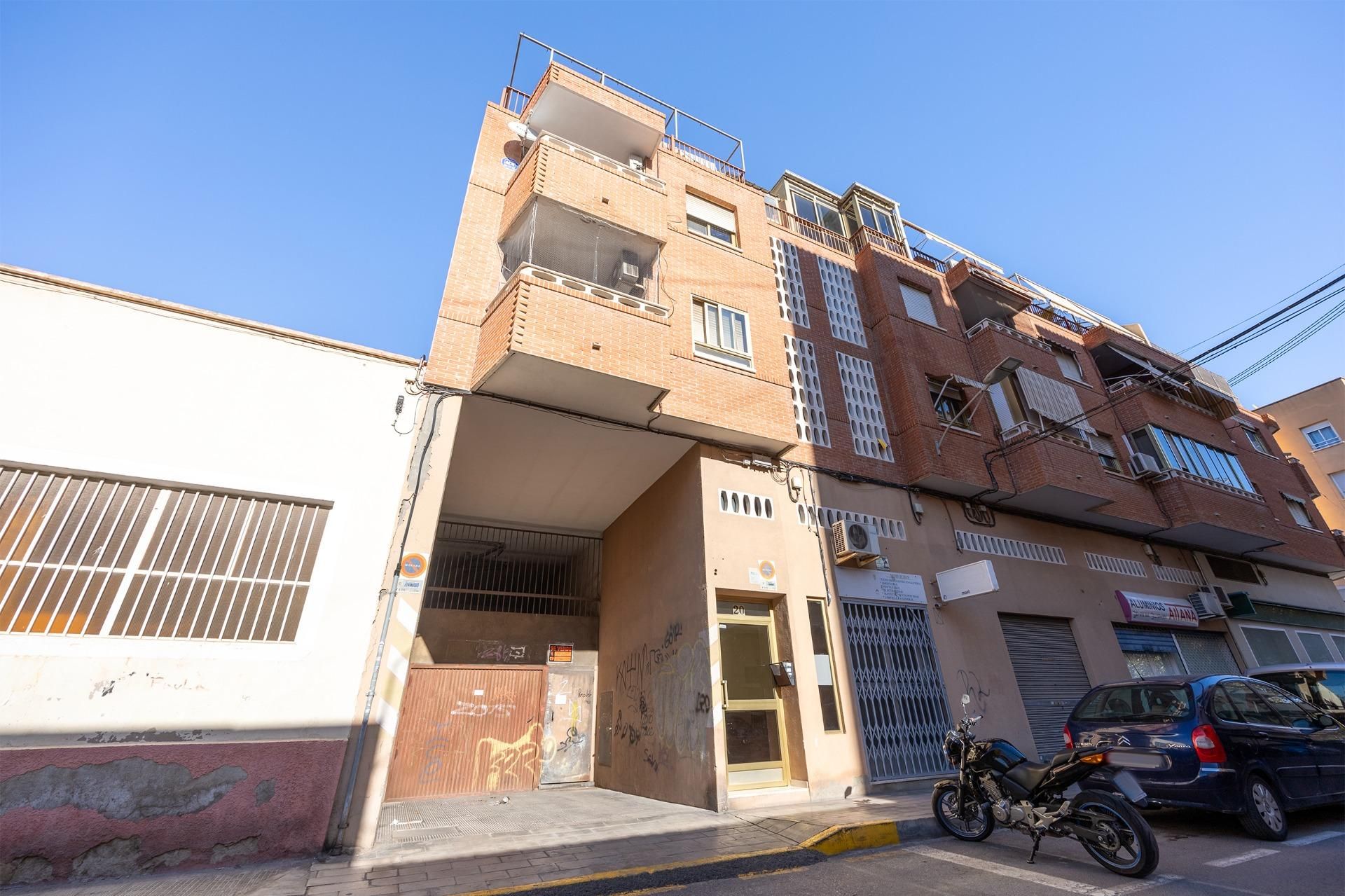 Vista exterior de Piso en venta en Alicante / Alacant con Aire acondicionado y Balcón
