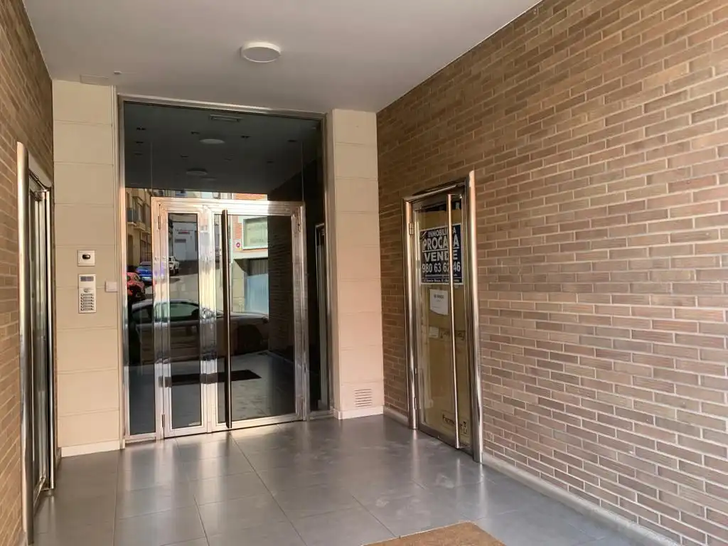 Business premises for sale in Benavente, imagen 3
