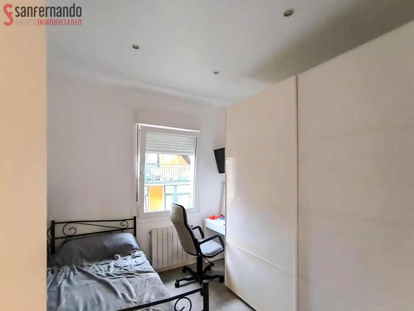Schlafzimmer von Wohnung zum Verkauf in Santander mit Heizung