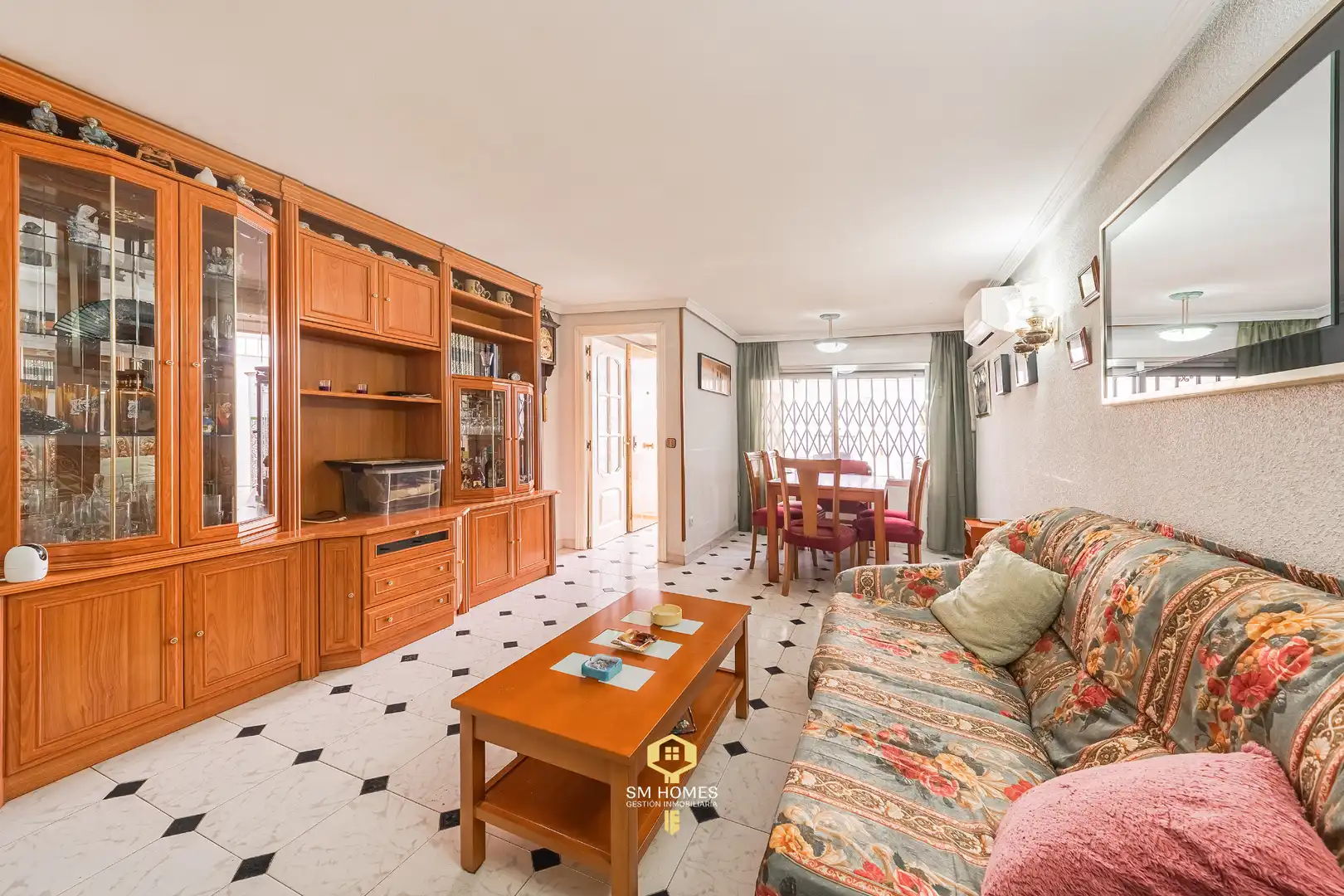 Sala d'estar de Casa adosada en venda en Madrid amb Aire condicionat, Calefacció i Terrassa