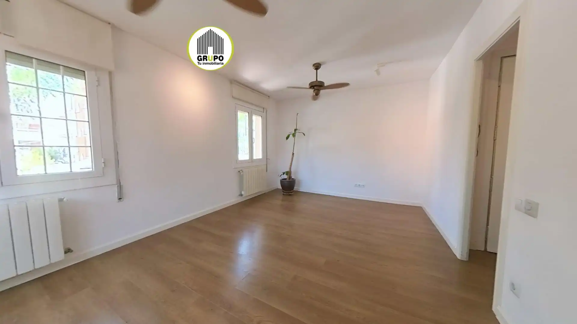 Living room of Attic for rent in Esplugues de Llobregat  with Air Conditioner, Heating and Terrace