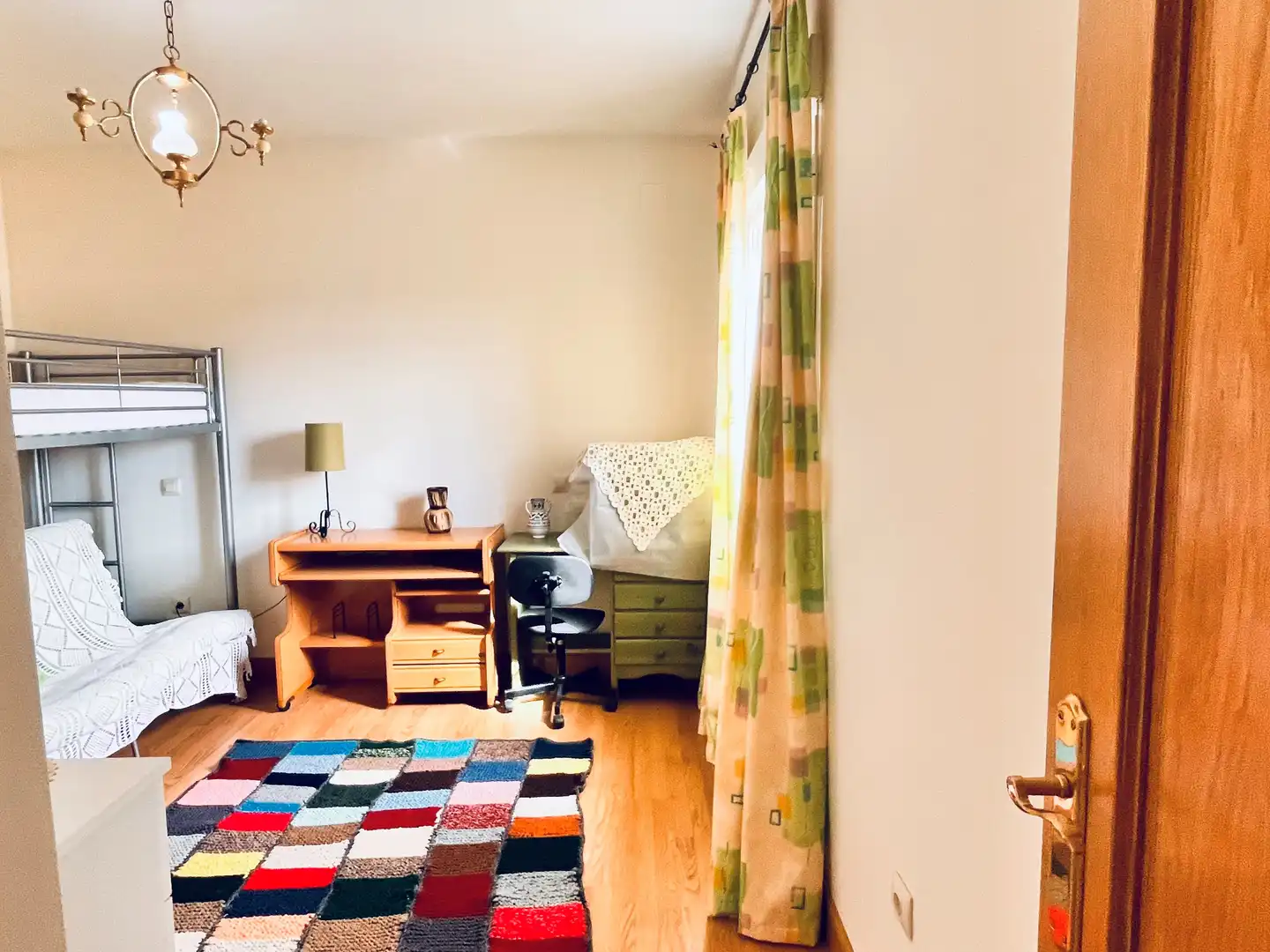 Habitación de Casa adosada en venta en Herradón de Pinares con Calefacción