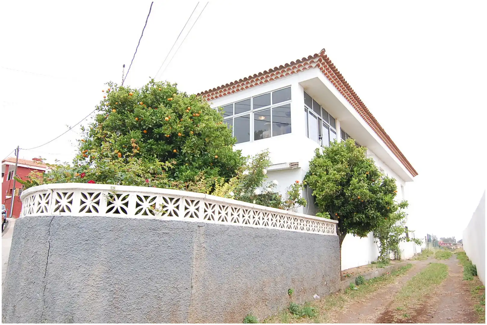 Vista exterior de Casa o xalet en venda en El Rosario amb Calefacció, Jardí privat i Terrassa