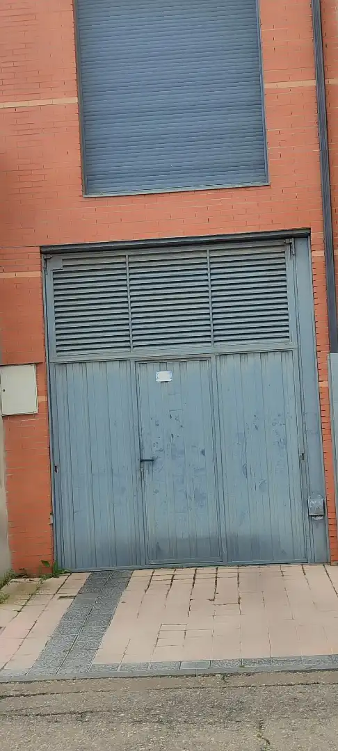 Exterior view of Garage for rent in Arroyo de la Encomienda  with Alarm