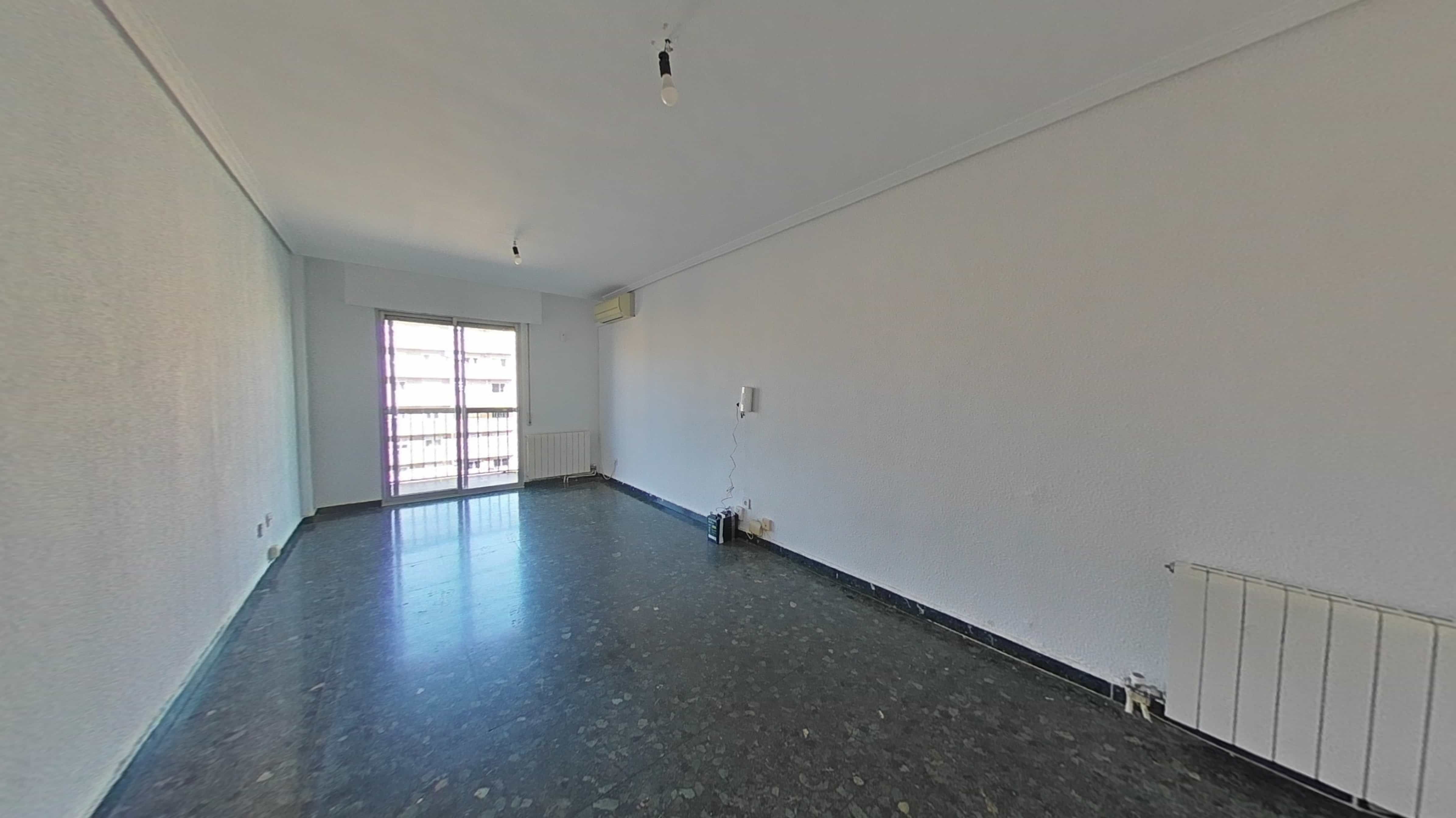 Flat for sale in  Zaragoza Capital  with Heating