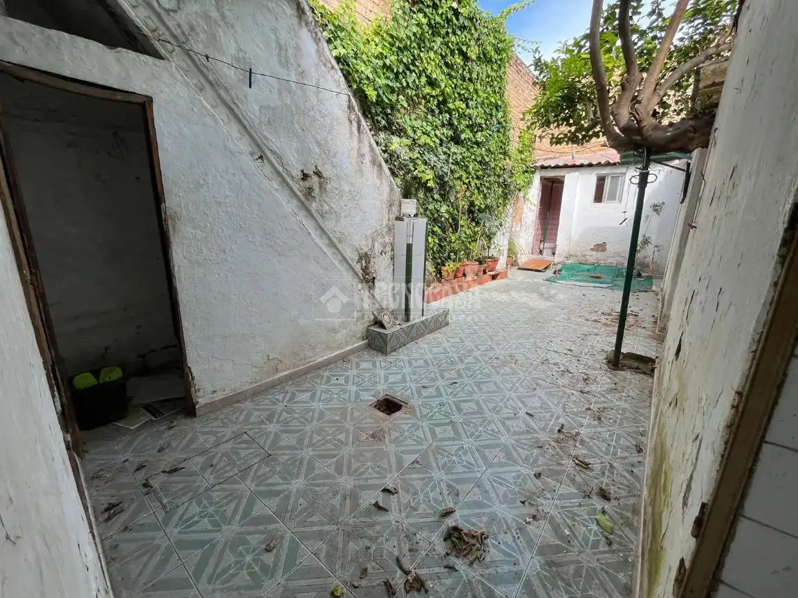 Casa adosada en venta en Dos Hermanas