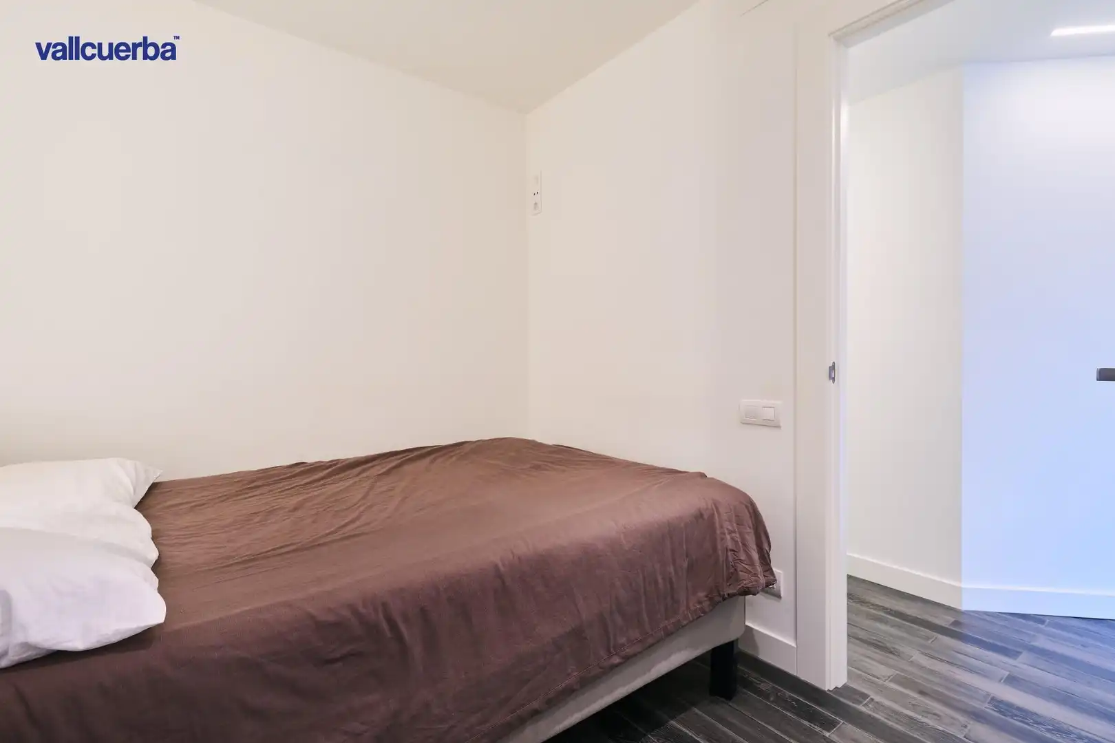 Bedroom of Flat for sale in Barcelona  with Air Conditioner, Heating and Balcony