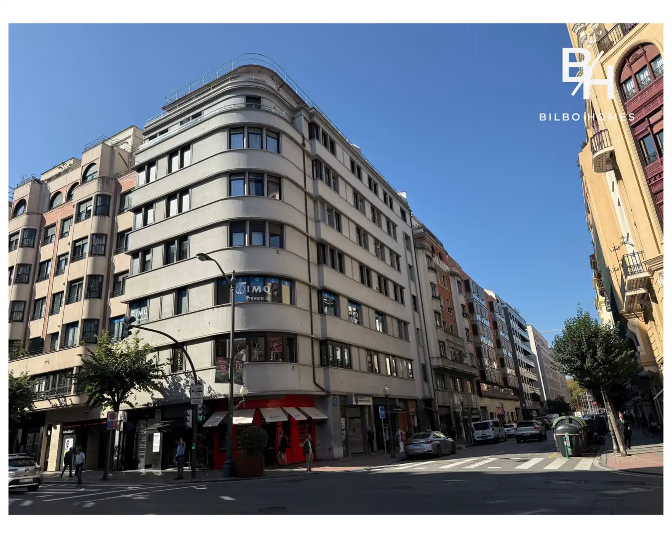 Vista exterior de Oficina en venta en Abando - Albia