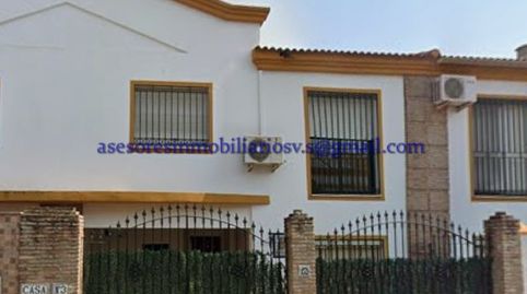 Foto 5 de Casa adosada en venta en Calle Constantino Ponce de la Fuente, Colores - Entreparques, Sevilla Capital