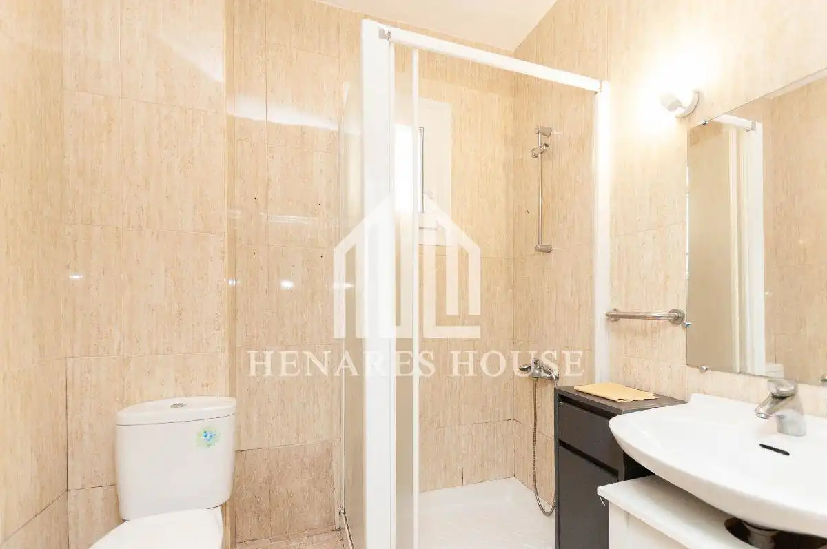 Bany de Pis en venda en Alcalá de Henares amb Calefacció