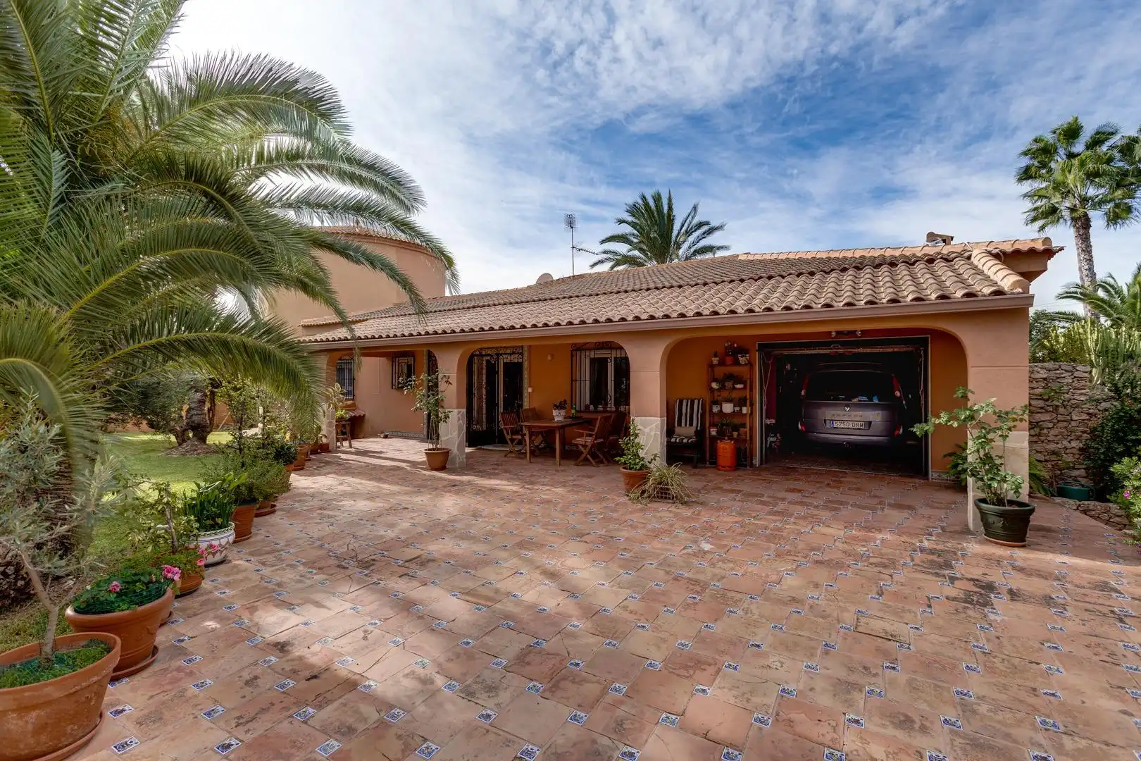 Chalet con piscina en venta en Calle HUELMA, imagen 3