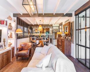 Living room of Flat for sale in Sant Cugat del Vallès  with Air Conditioner, Heating and Terrace