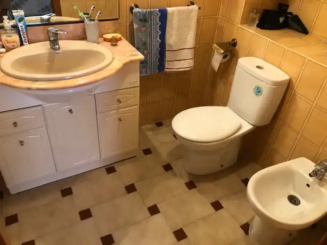 Badezimmer von Wohnung zum Verkauf in Valencia mit Klimaanlage, Heizung und Parkett