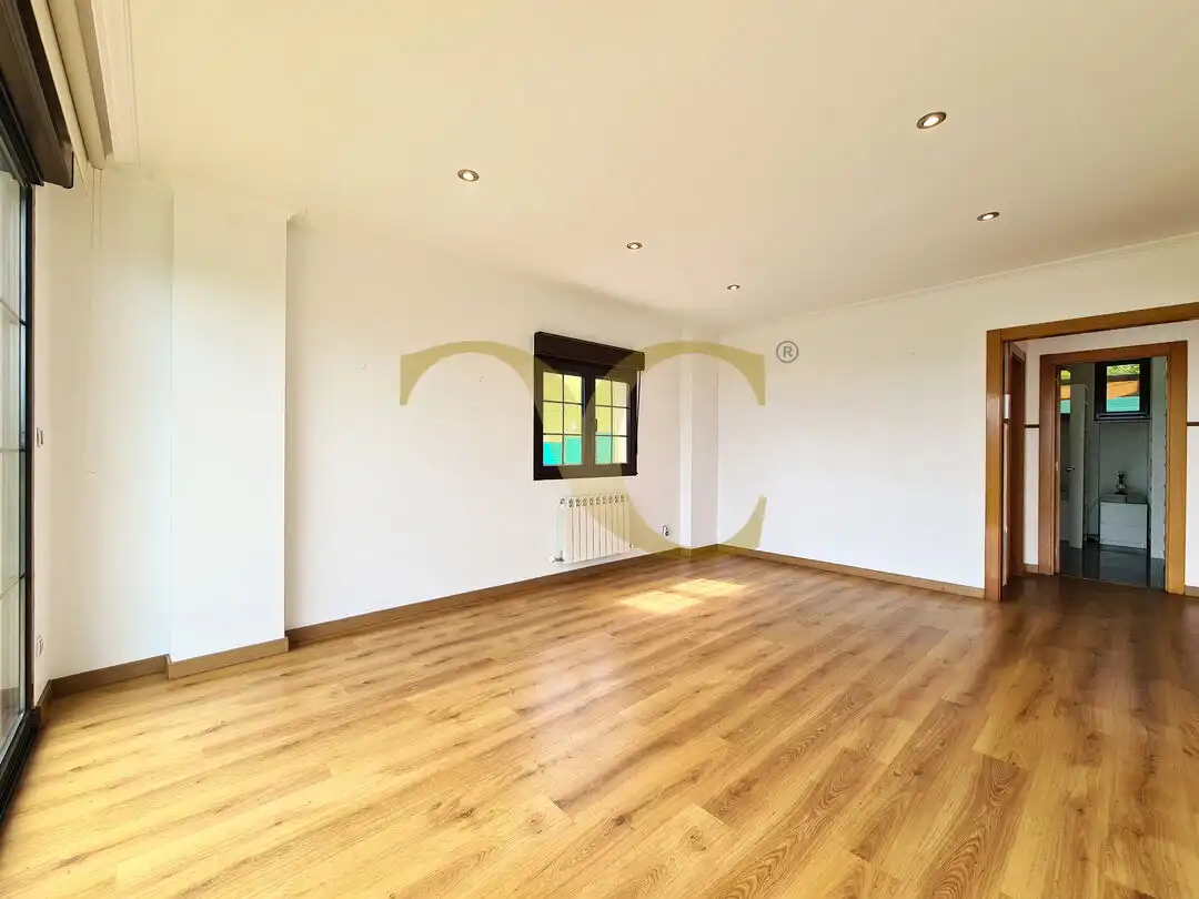 Sala de estar de Casa o chalet en venta en Gijón  con Calefacción, Jardín privado y Balcón