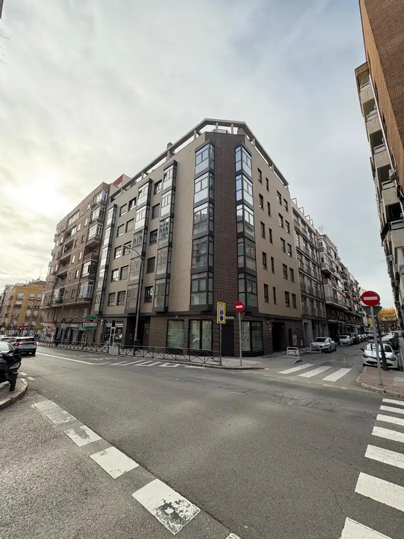 Vista exterior de Pis en venda en  Madrid Capital amb Calefacció, Traster i Domòtica