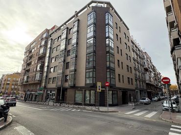 Pis amb piscina en venda a Calle de la Batalla del Salado 22