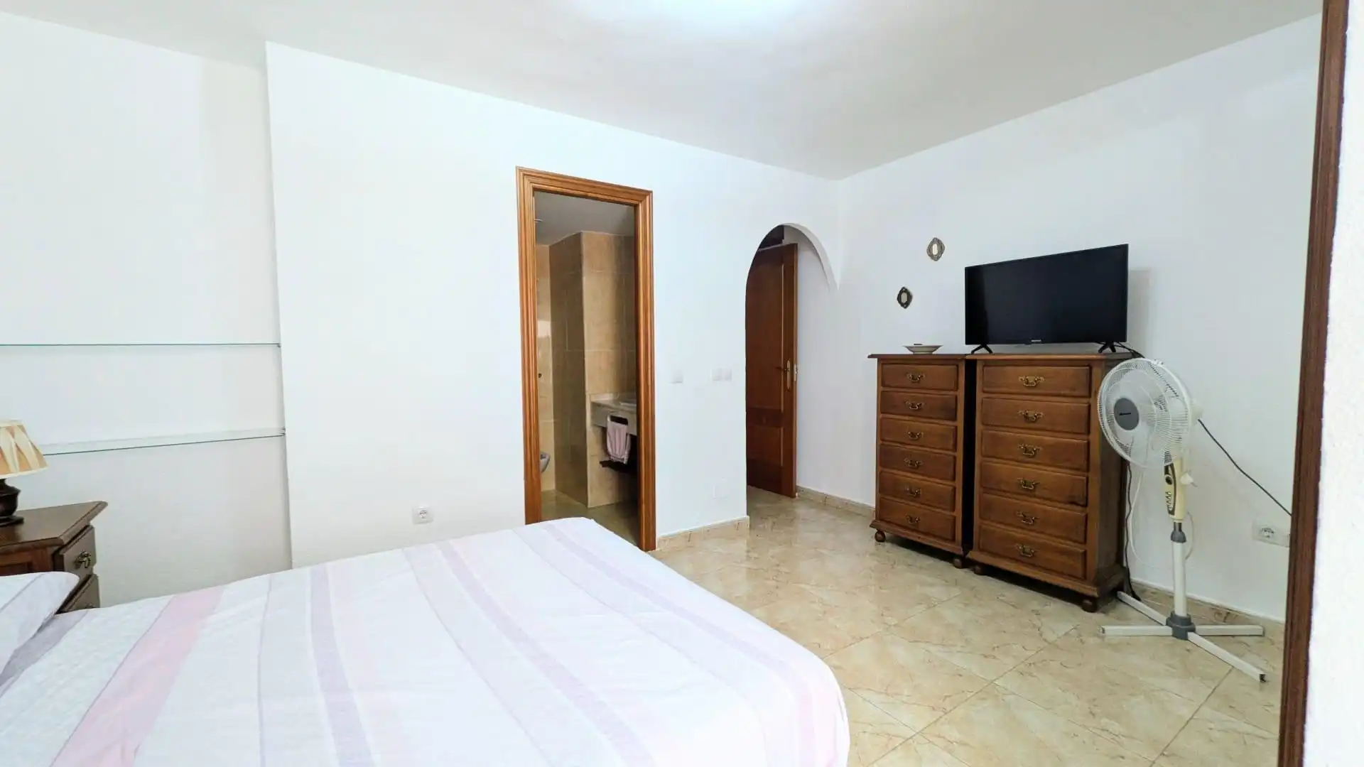 Apartamento con piscina en alquiler en Los Boliches, imagen 16