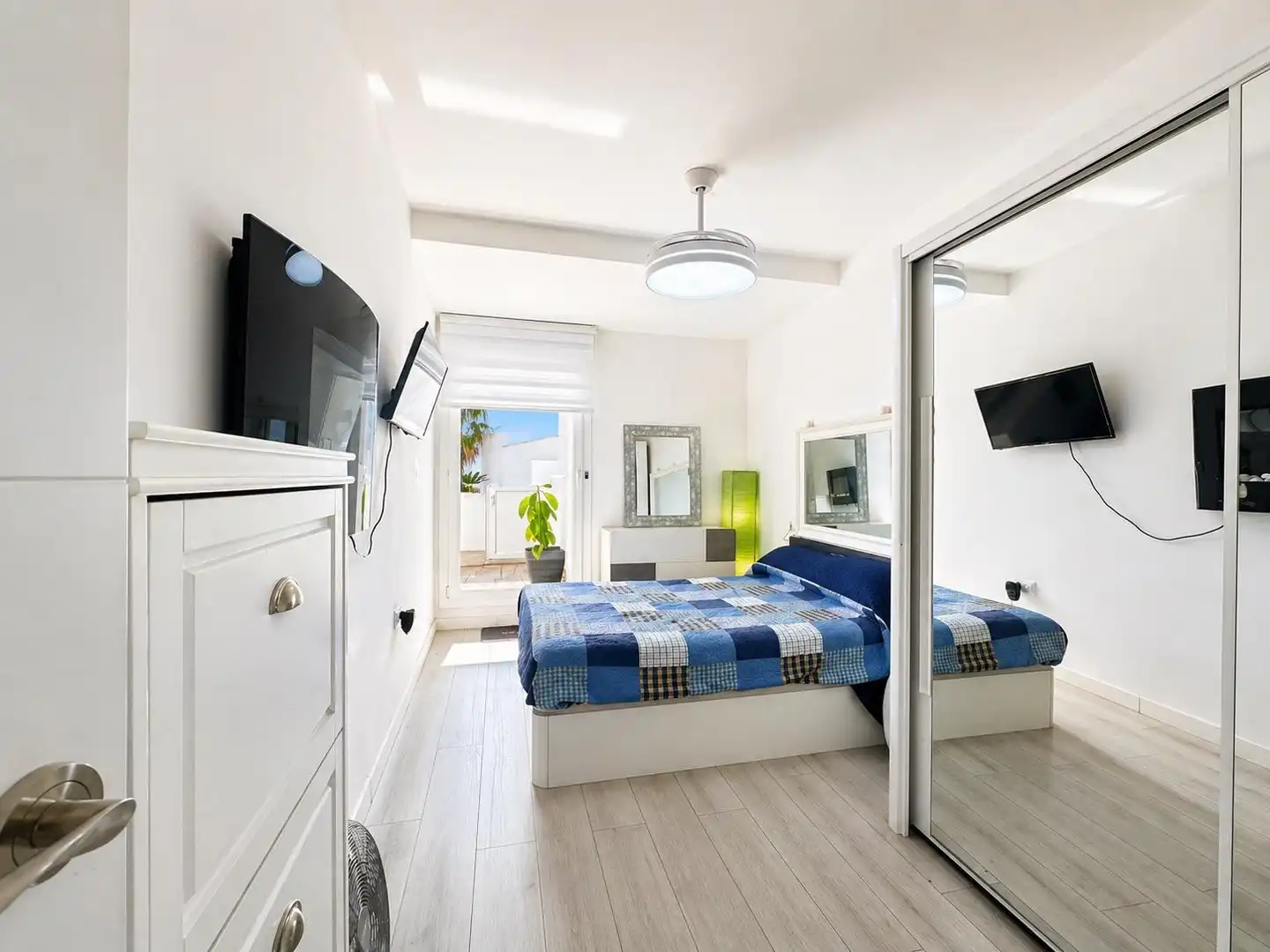 Bedroom of Apartments for sale in Sorvilán  with Parquet flooring and Terrace