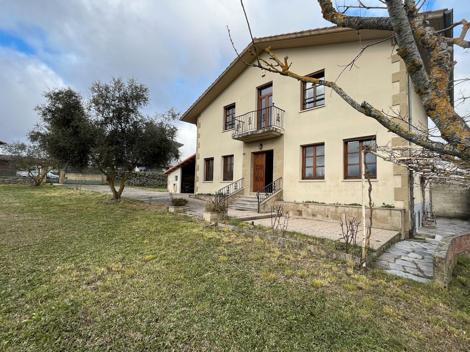 Exterior view of House or chalet for sale in Vitoria - Gasteiz  with Heating, Private garden and Parquet flooring