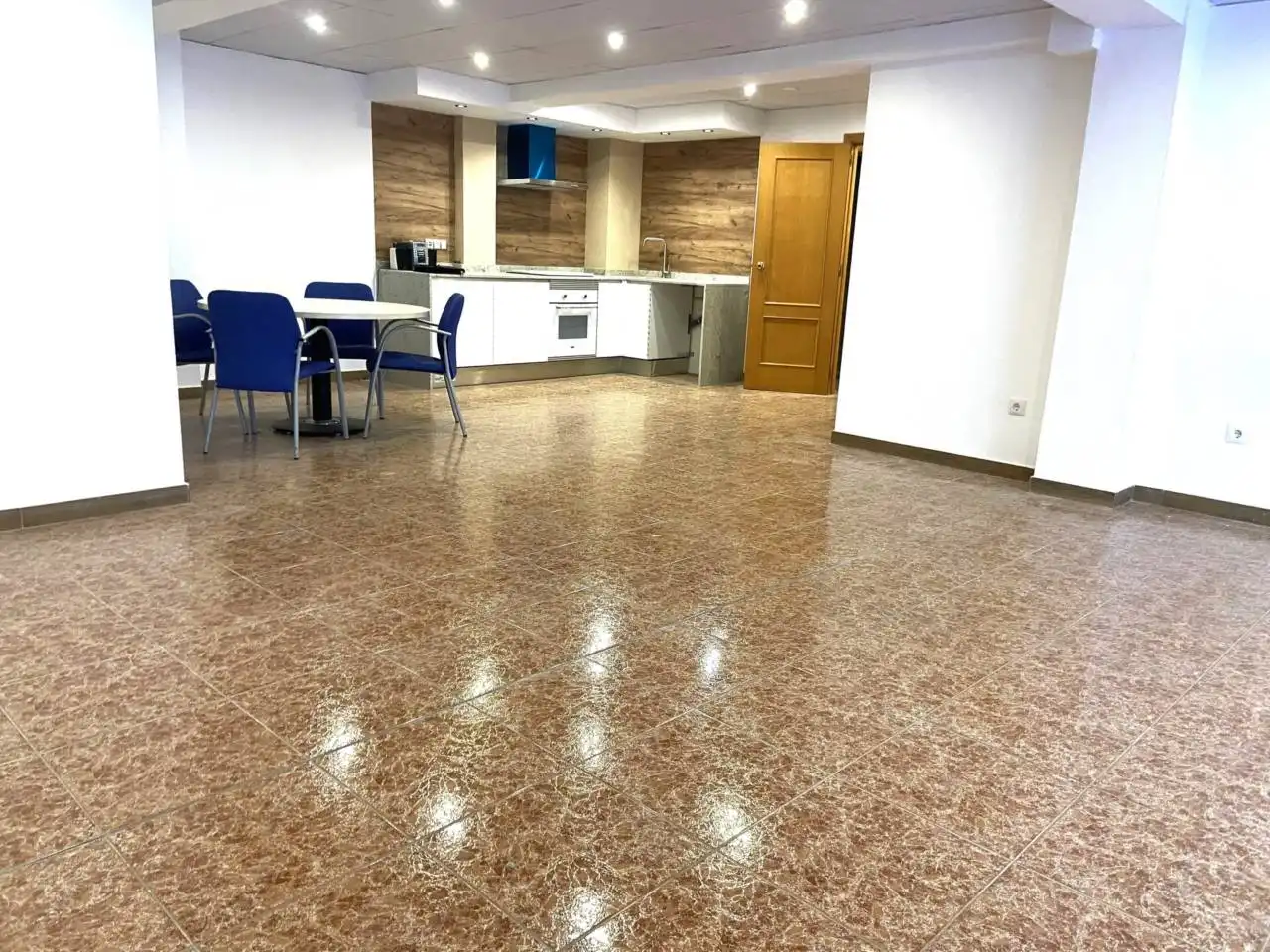 Cocina de Oficina de alquiler en Torrent con Aire acondicionado, Calefacción y Alarma