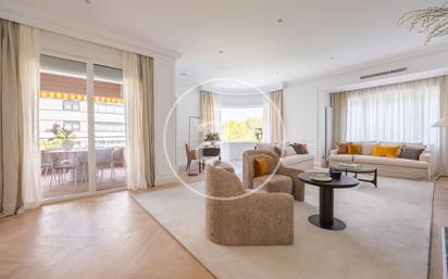 Living room of Flat for sale in  Madrid Capital  with Air Conditioner, Heating and Terrace