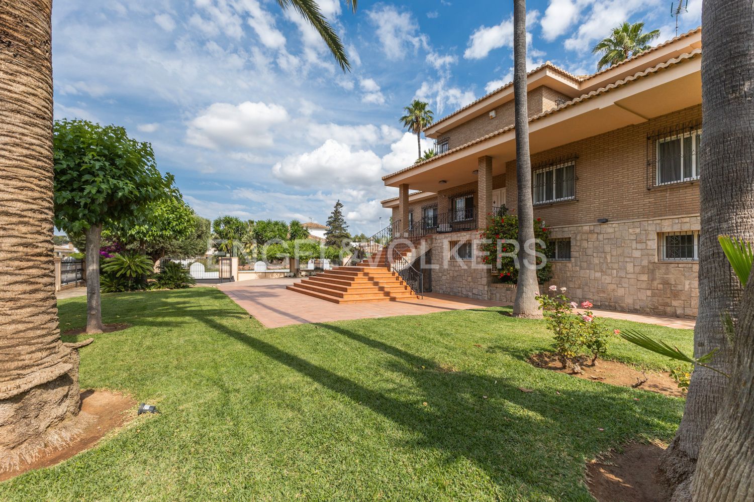 Exterior view of House or chalet for sale in Riba-roja de Túria  with Air Conditioner, Heating and Private garden