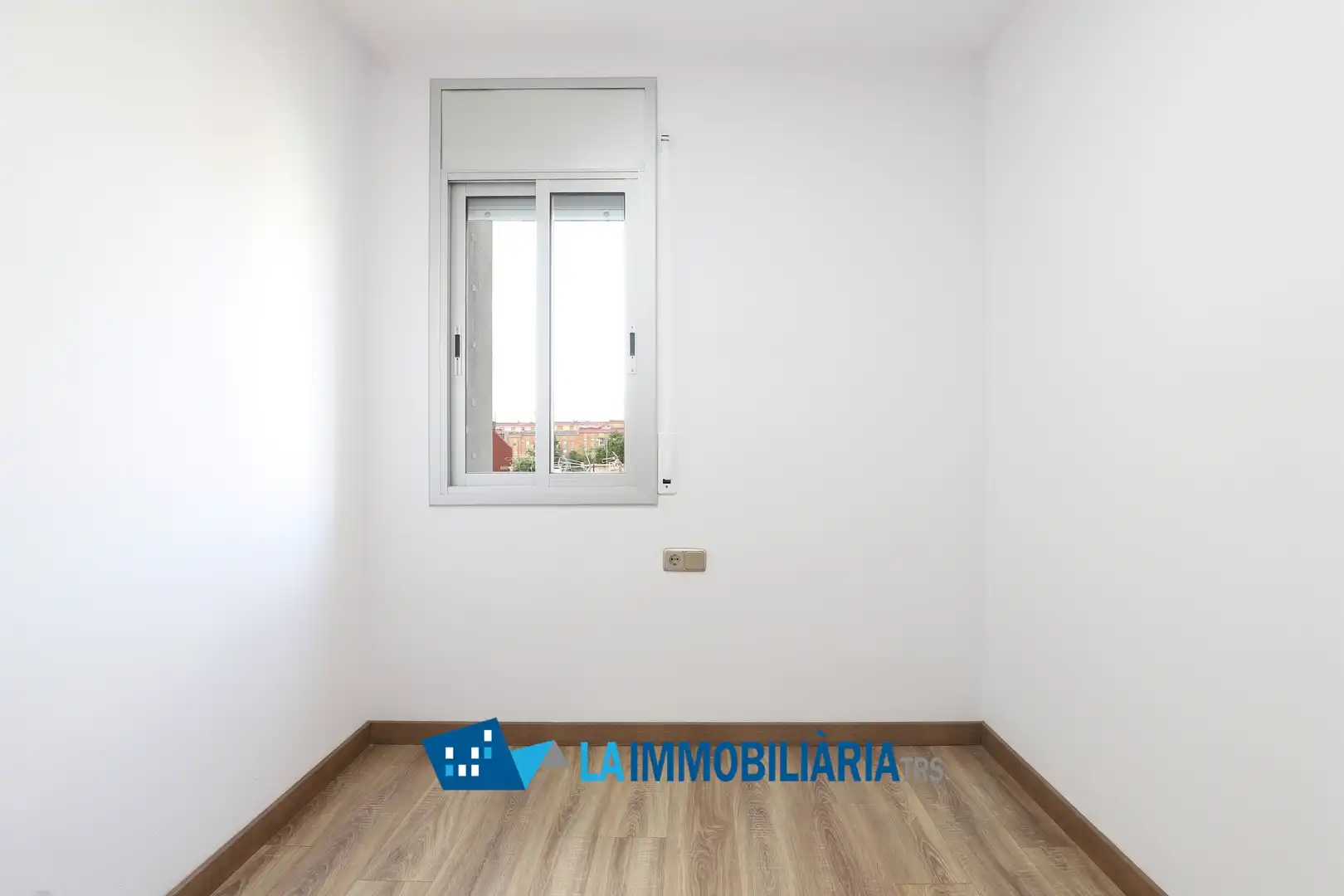Dormitori de Pis en venda en Terrassa amb Aire condicionat, Calefacció i Balcó