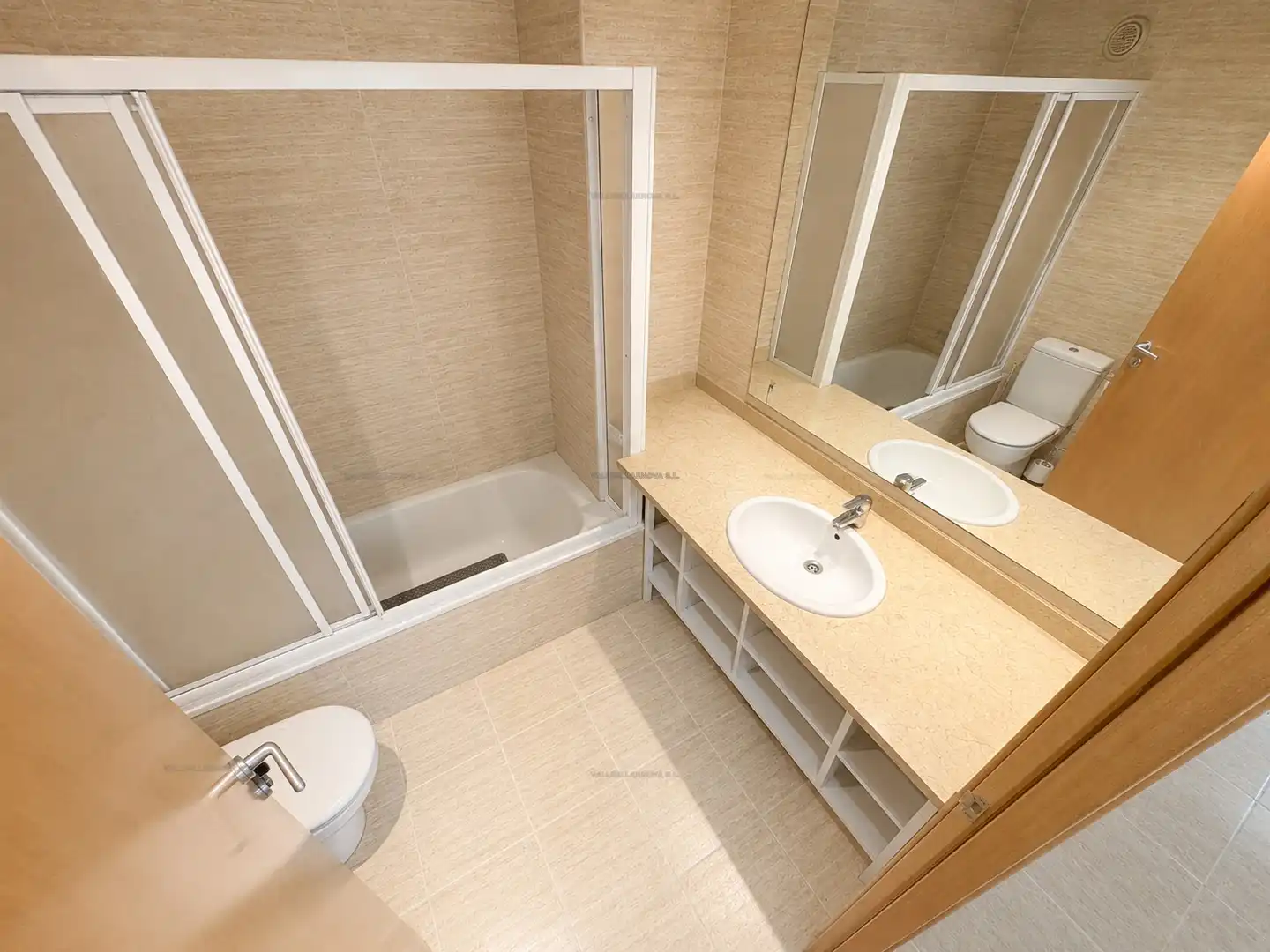 Baño de Piso en venta en Parets del Vallès con Calefacción, Terraza y Trastero