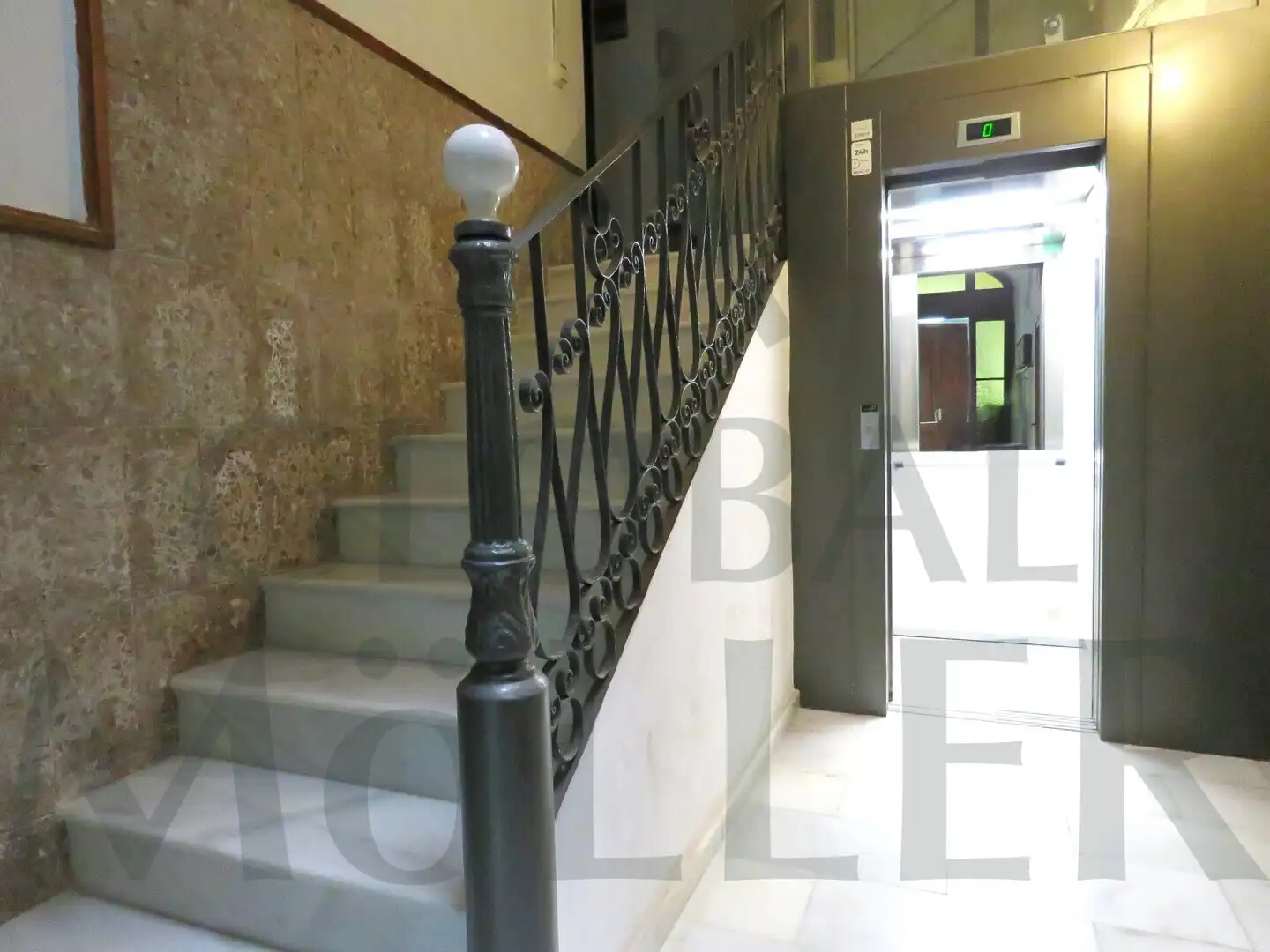 Piso en venta en Cartagena con Amueblado y Balcón